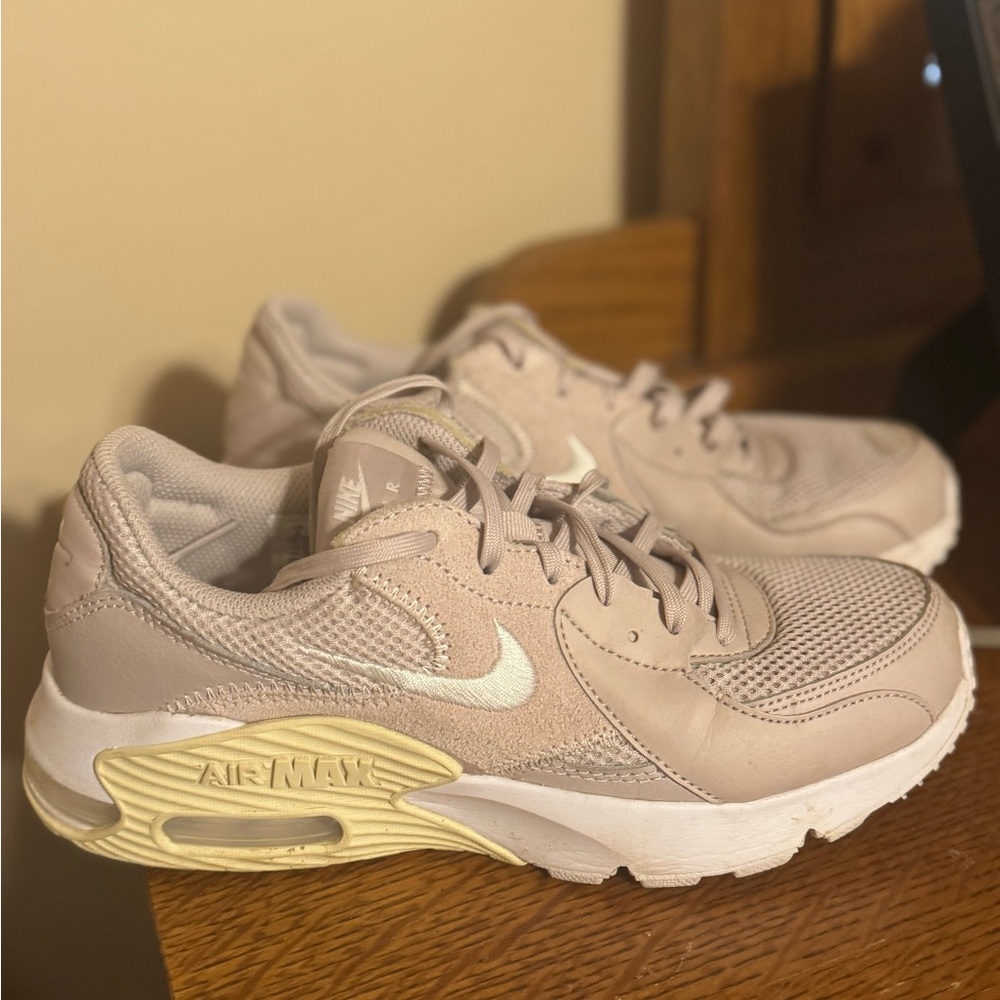 Nike Women's Air Max Light Beige looks more light pink Sneakers